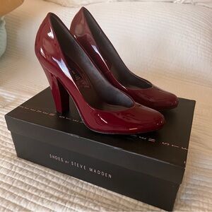 steve madden patent heels in beautiful wine size 6